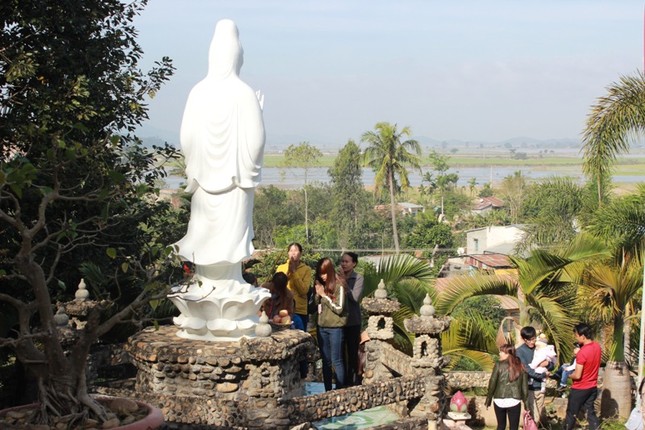 Ngày đầu năm tươi vui ở ngôi chùa trên đất Tây Nguyên ảnh 2 3qt1.jpg