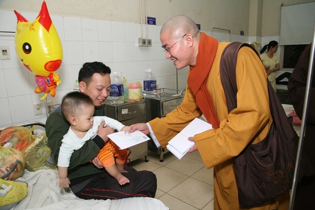 PG huyện A Lưới mang Tết đến với bệnh nhân ảnh 1 a aluoi.jpg