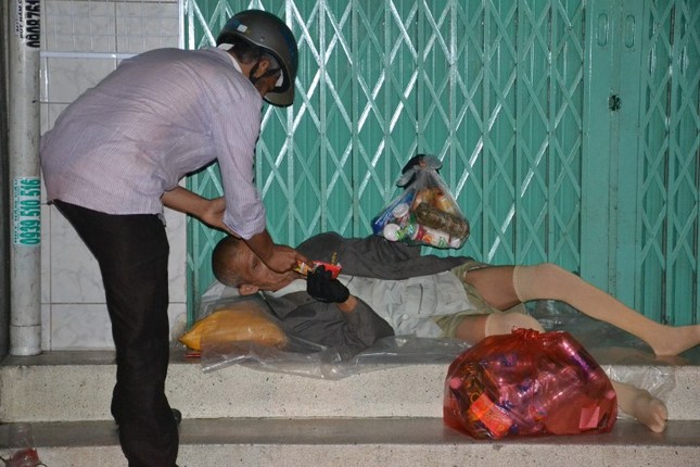 Tết lan tỏa tình người tới mảnh đời vô gia cư ảnh 3 DSC_0552.jpg