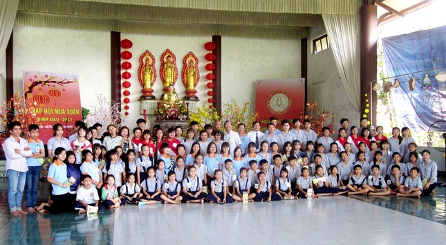 CH_P H_NH L_U NI_M.JPG