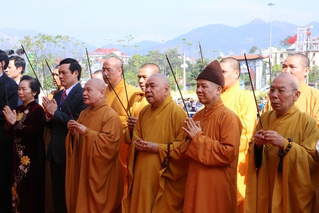 Quảng Ninh: Rộn ràng khai hội Xuân Yên Tử 2017 ảnh 28