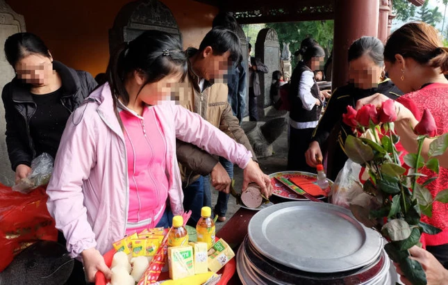 Để xóa hình ảnh xấu xí nơi cửa chùa&nbsp; 