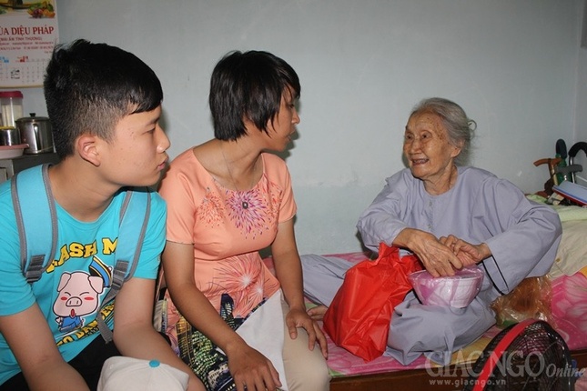 ANH BAI KHANH VY (2).JPG