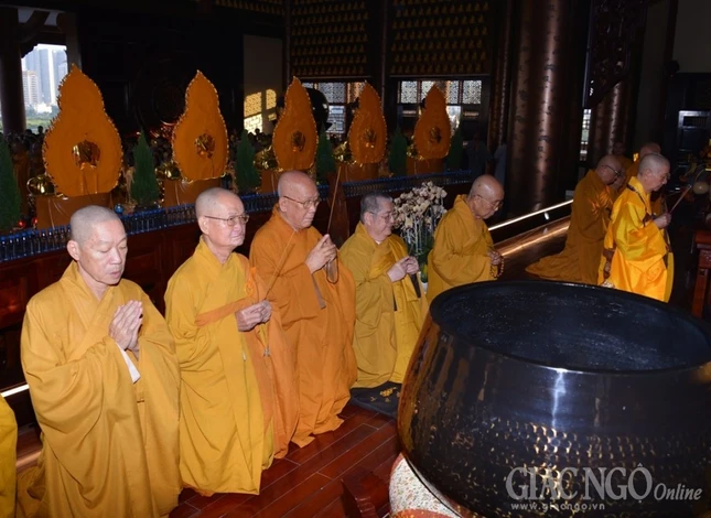 Khai đàn Pháp hội Dược Sư tại chùa Huê Nghiêm ảnh 3 ANHBT (6).JPG