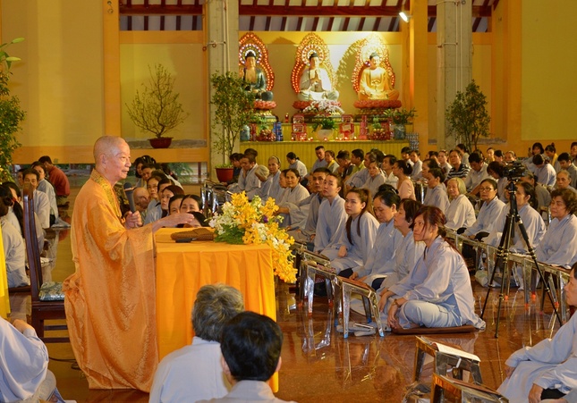 Hoa thuong thuyet giang tai VNQT (4).JPG