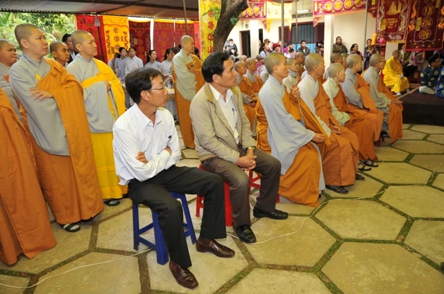 Cung tiễn kim quan HT.Thích Chơn Kim nhập tháp ảnh 13 Cung tiễn kim quan HT.Thích Chơn Kim nhập tháp ảnh 13