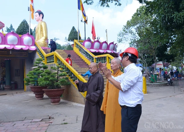 Le dat da XD chua BB Phat dai (4a).jpg