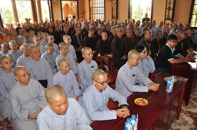 Tăng Ni sinh hai trường trung cấp giao lưu ảnh 4 9_663348857.jpg