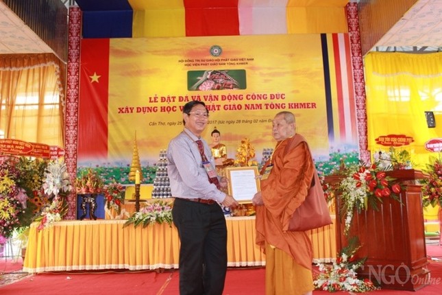 Đặt đá xây dựng Học viện Phật giáo Nam tông Khmer ảnh 10 14.jpg
