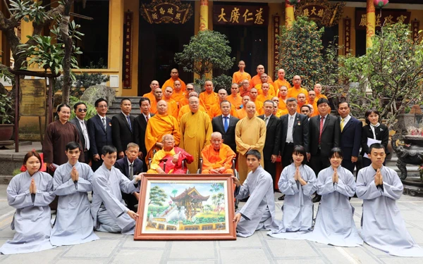 Tiếp đoàn Phật giáo An Nam tông tại trụ sở TƯGH ảnh 4 17547404_985013878300306_1243990237_o.jpg