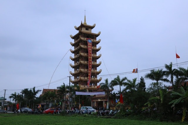 Khánh thành ngôi Liên Hoa bảo tháp chùa Linh Ứng ảnh 3 Khánh thành ngôi Liên Hoa bảo tháp chùa Linh Ứng ảnh 3