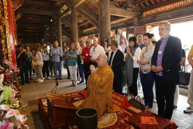 Doanh nhân nước ngoài dự khóa tu tại chùa Phật Tích ảnh 5 16vamt.jpg