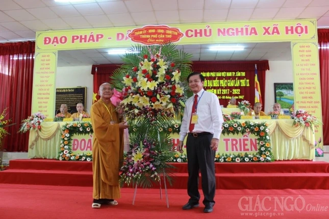 Trang nghiêm Đại hội Phật giáo TP.Cần Thơ kỳ IX ảnh 7 13ct.jpg