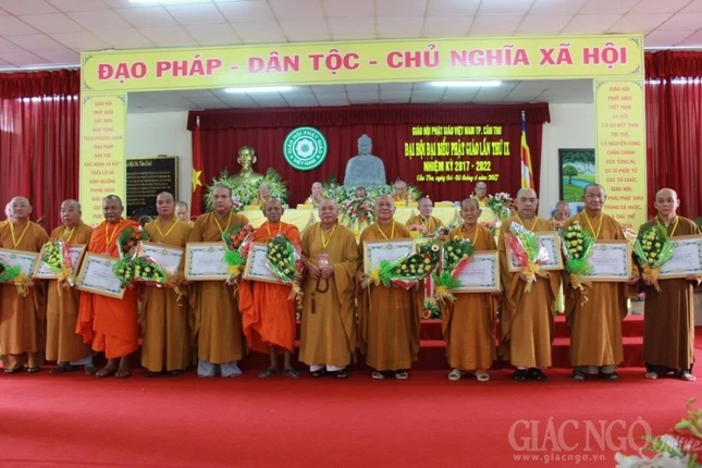 Trang nghiêm Đại hội Phật giáo TP.Cần Thơ kỳ IX ảnh 11 20ct.jpg