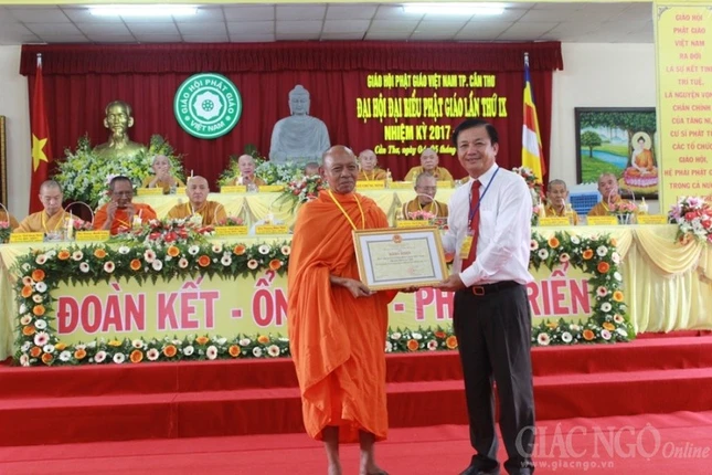 Trang nghiêm Đại hội Phật giáo TP.Cần Thơ kỳ IX ảnh 12 21ct.jpg