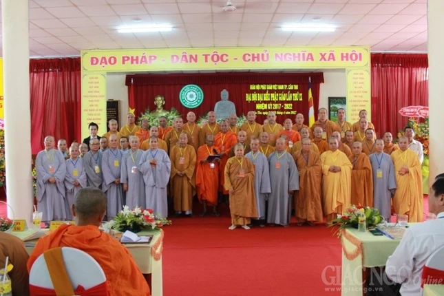 Trang nghiêm Đại hội Phật giáo TP.Cần Thơ kỳ IX ảnh 15 25ct.jpg