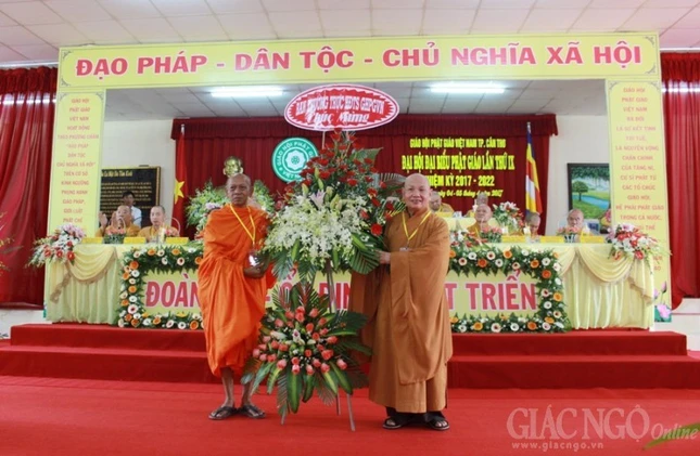 Trang nghiêm Đại hội Phật giáo TP.Cần Thơ kỳ IX ảnh 4 7ct.jpg