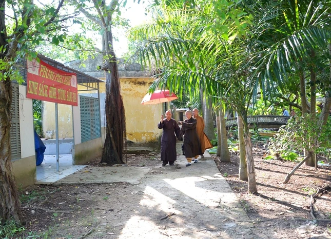 Khao sat cong trinh XD chua BB Phat Dai (3a).jpg