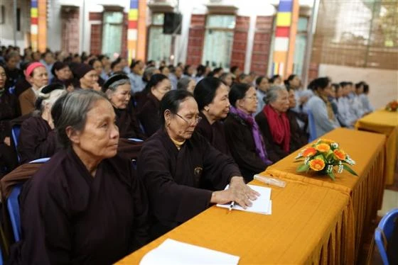 Chùa Thanh Hà mở lớp giáo lý cho cư sĩ ảnh 4 chua-thanh-ha-khai-giang-lop-giao-ly-danh-cho-cu-sy-phat-tu-13.jpg
