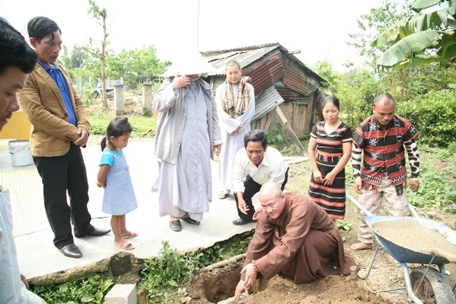 Phật giáo A Lưới xây 2 nhà tình thương cho người nghèo ảnh 1 aluoi.jpg