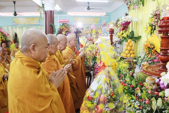 TƯGH tưởng niệm Ni trưởng Huỳnh Liên ảnh 10 10hl.jpg