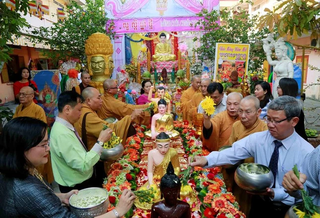 Nhiều hoạt động văn hóa tại chùa Candaransi ảnh 12 a vgiang04.JPG