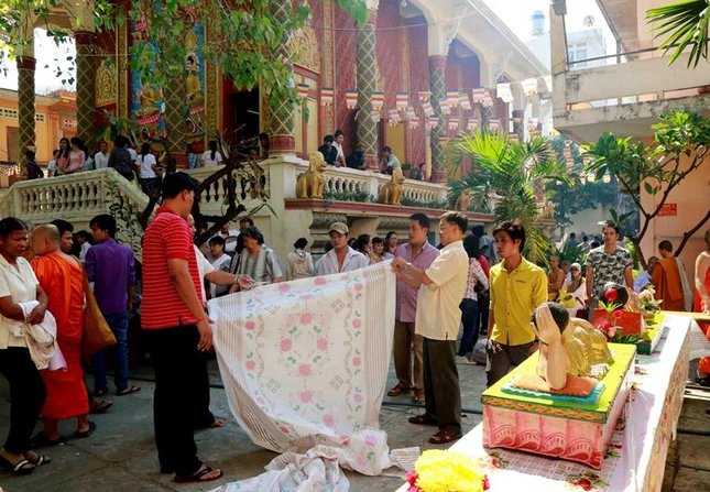 Nhiều hoạt động văn hóa tại chùa Candaransi ảnh 6 a vgiang10.JPG