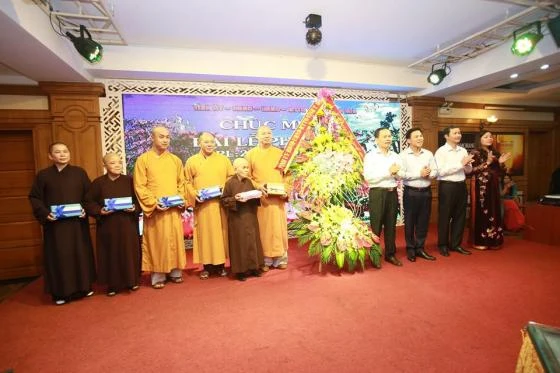 Lãnh đạo tỉnh gặp mặt chức sắc Phật giáo Thanh Hóa nhân đại lễ Phật Đản