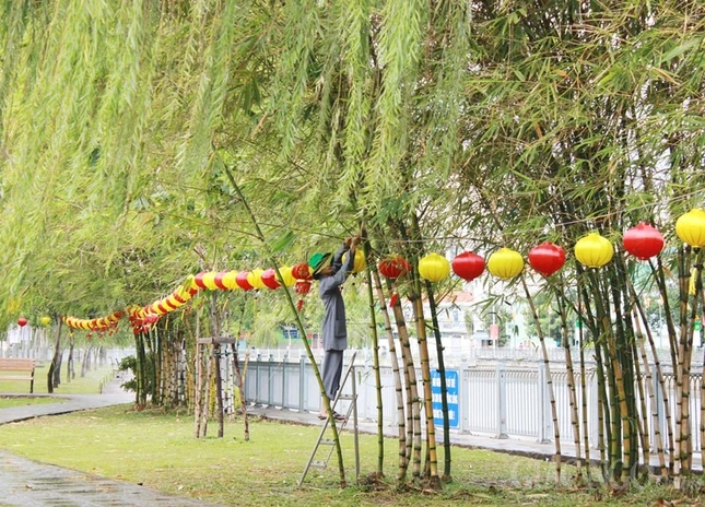 Phật đản rộn ràng tại ngôi chùa bên kênh Nhiêu Lộc ảnh 7 7ph.jpg