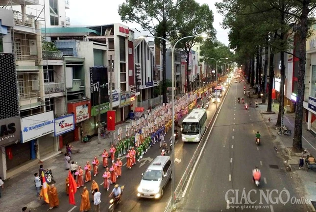 Thiêng liêng lễ rước Phật từ Ấn Quang đến Việt Nam Quốc Tự ảnh 20 AAVG (16).JPG