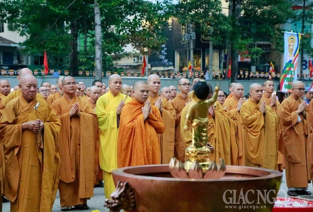 Thiêng liêng lễ rước Phật từ Ấn Quang đến Việt Nam Quốc Tự ảnh 33 AAVG (5).JPG