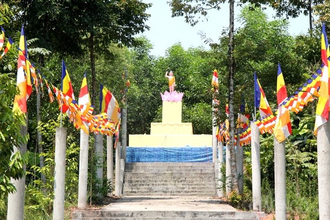 Chùm ảnh: Không khí Phật đản đã về trên đất cố đô ảnh 15 1 hue08.jpg