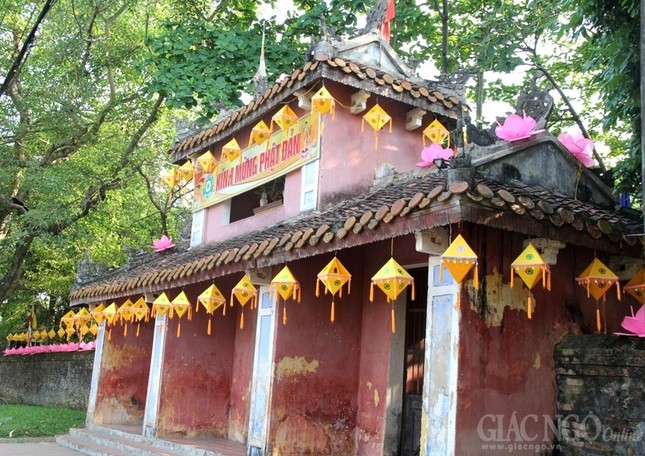 Chùm ảnh: Không khí Phật đản đã về trên đất cố đô ảnh 2 1 hue09.jpg