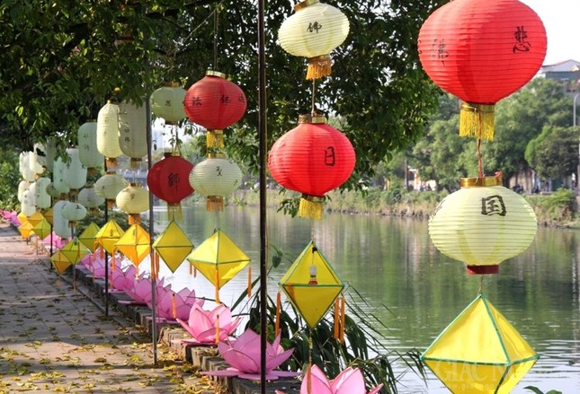 Chùm ảnh: Không khí Phật đản đã về trên đất cố đô ảnh 3 1 hue10.jpg