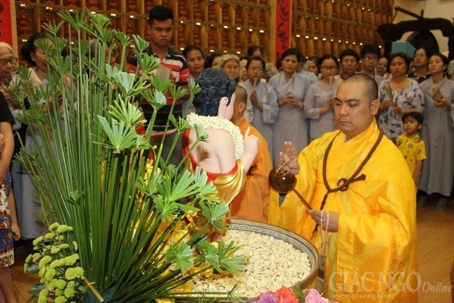 Các tự viện quận 5 tổ chức lễ Phật đản ảnh 4 2c.jpg