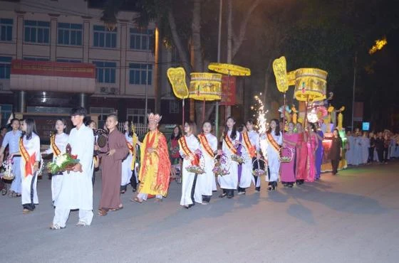 Đêm rước Phật đản sinh ở Thọ Xuân ảnh 1 mtong 1.jpg