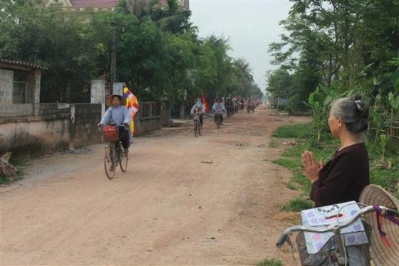 Thanh Hóa: PG huyện Triệu Sơn đạp xe mừng Phật đản ảnh 9 Phật giáo Triệu Sơn tưng bừng chào đón ngày Phật đản