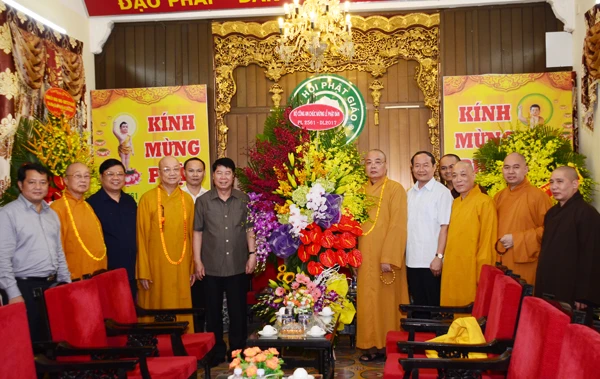 Các ban ngành T.Ư chúc mừng Phật đản GHPGVN ảnh 2