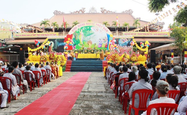 Trang nghiêm Đại lễ Phật đản tại Q.Tân Bình ảnh 1 1tb.jpg