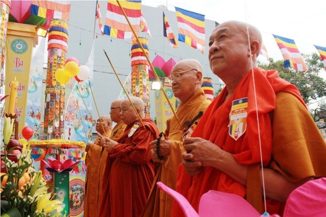 Trang nghiêm lễ Phật đản tại Q.Gò Vấp ảnh 7 13gv.jpg