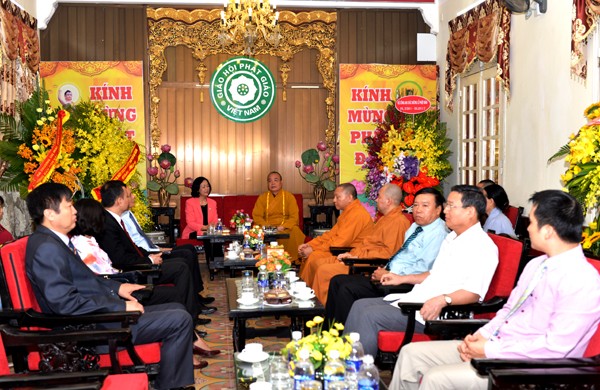 Ban Dân vận T.Ư thăm, chúc mừng Phật đản GHPGVN ảnh 1 dsc_4013_1.jpg