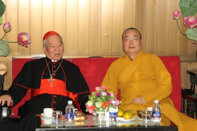 Hồng y Phêrô Nguyễn Văn Nhơn chúc mừng Phật đản ảnh 1