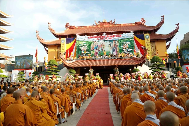 Chùm ảnh Đại lễ Phật đản tại Việt Nam Quốc Tự ảnh 5 _MG_9476.JPG