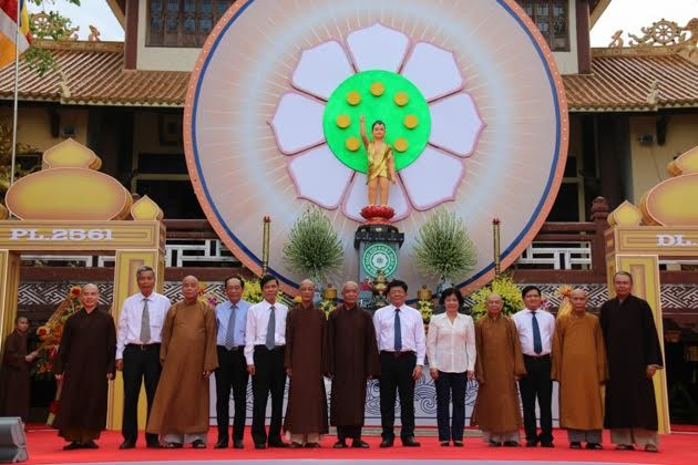Lãnh đạo TP.Đà Nẵng chúc mừng Phật đản ảnh 2 a dn 2.jpg