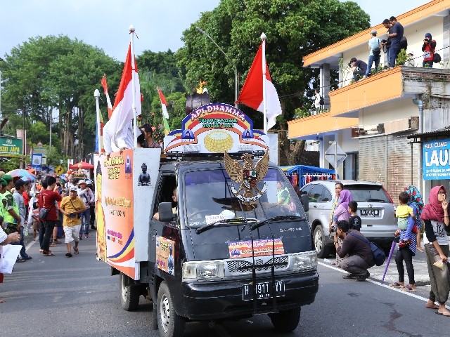 Chùm ảnh: Trang nghiêm rước Phật tại Indonesia ảnh 6 Chùm ảnh: Trang nghiêm rước Phật tại Indonesia ảnh 6