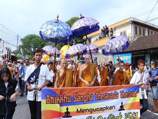 Chùm ảnh: Trang nghiêm rước Phật tại Indonesia ảnh 30 Chùm ảnh: Trang nghiêm rước Phật tại Indonesia ảnh 30