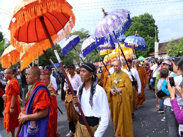 Chùm ảnh: Trang nghiêm rước Phật tại Indonesia ảnh 32 Chùm ảnh: Trang nghiêm rước Phật tại Indonesia ảnh 32