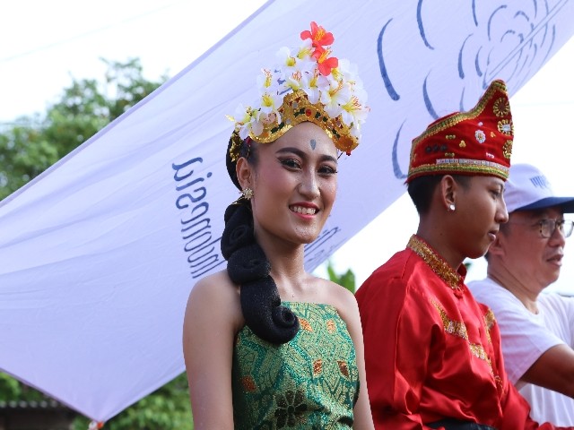 Chùm ảnh: Trang nghiêm rước Phật tại Indonesia ảnh 37 Chùm ảnh: Trang nghiêm rước Phật tại Indonesia ảnh 37