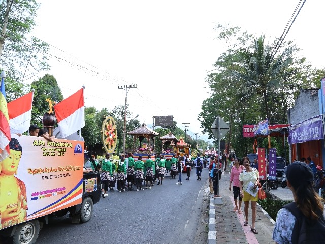 Chùm ảnh: Trang nghiêm rước Phật tại Indonesia ảnh 42 Chùm ảnh: Trang nghiêm rước Phật tại Indonesia ảnh 42