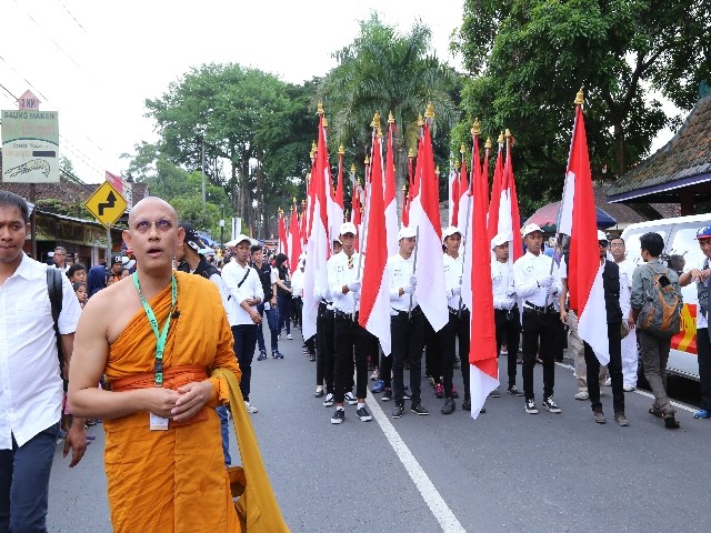 Chùm ảnh: Trang nghiêm rước Phật tại Indonesia ảnh 11 Chùm ảnh: Trang nghiêm rước Phật tại Indonesia ảnh 11